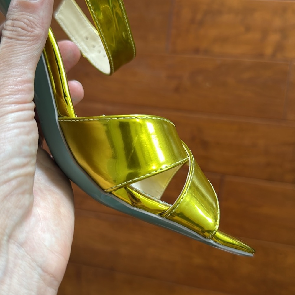 Betsey Johnson SB-Bell Yellow Gold Metallic Crystal Embellished Heel Sandals 8.5 - Picture 10 of 11